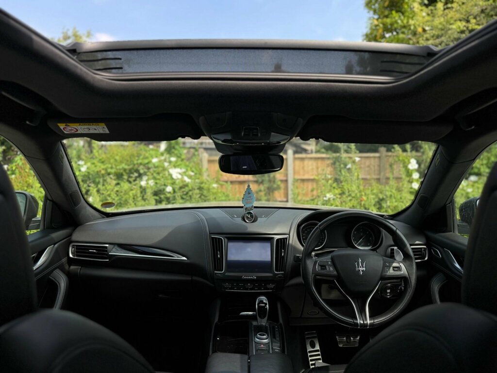 Maserati Levante 3.0 D V6 271 Bhp White #36