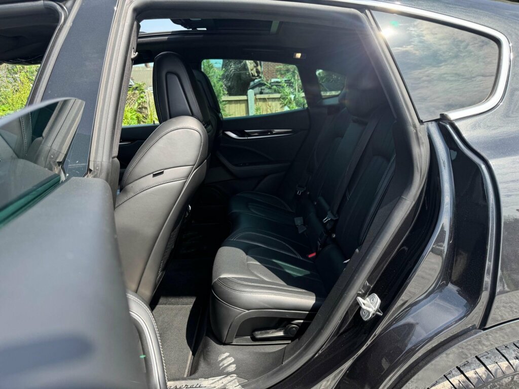 Maserati Levante 3.0 D V6 271 Bhp White #18