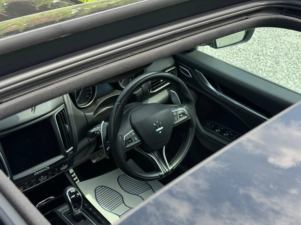 Maserati Levante 3.0 D V6 271 Bhp White #25
