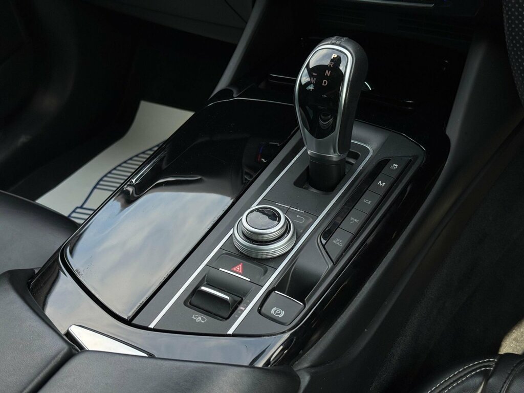 Maserati Levante 3.0 D V6 271 Bhp White #54
