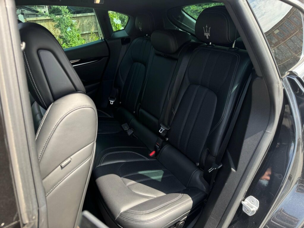 Maserati Levante 3.0 D V6 271 Bhp White #23