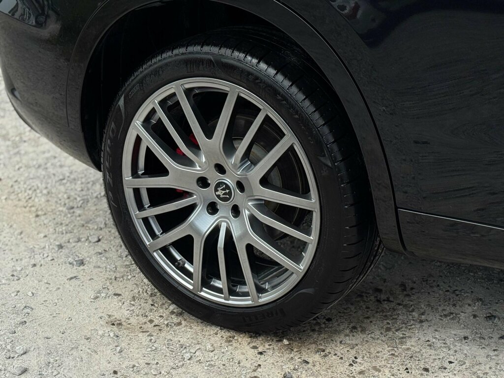 Maserati Levante 3.0 D V6 271 Bhp White #95