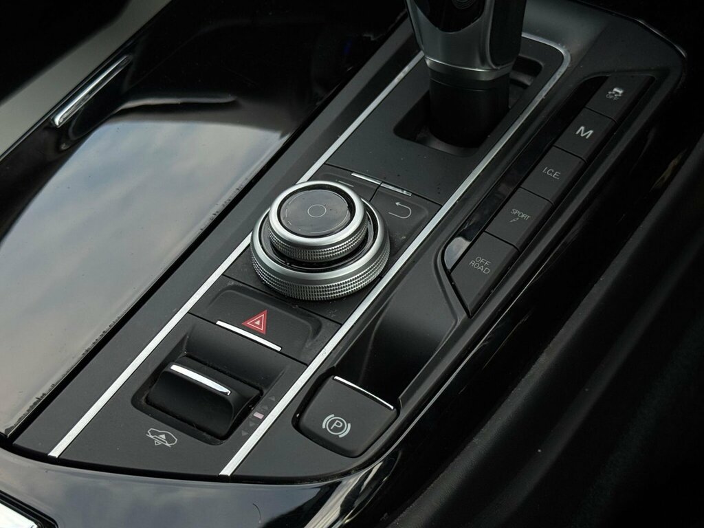 Maserati Levante 3.0 D V6 271 Bhp White #57