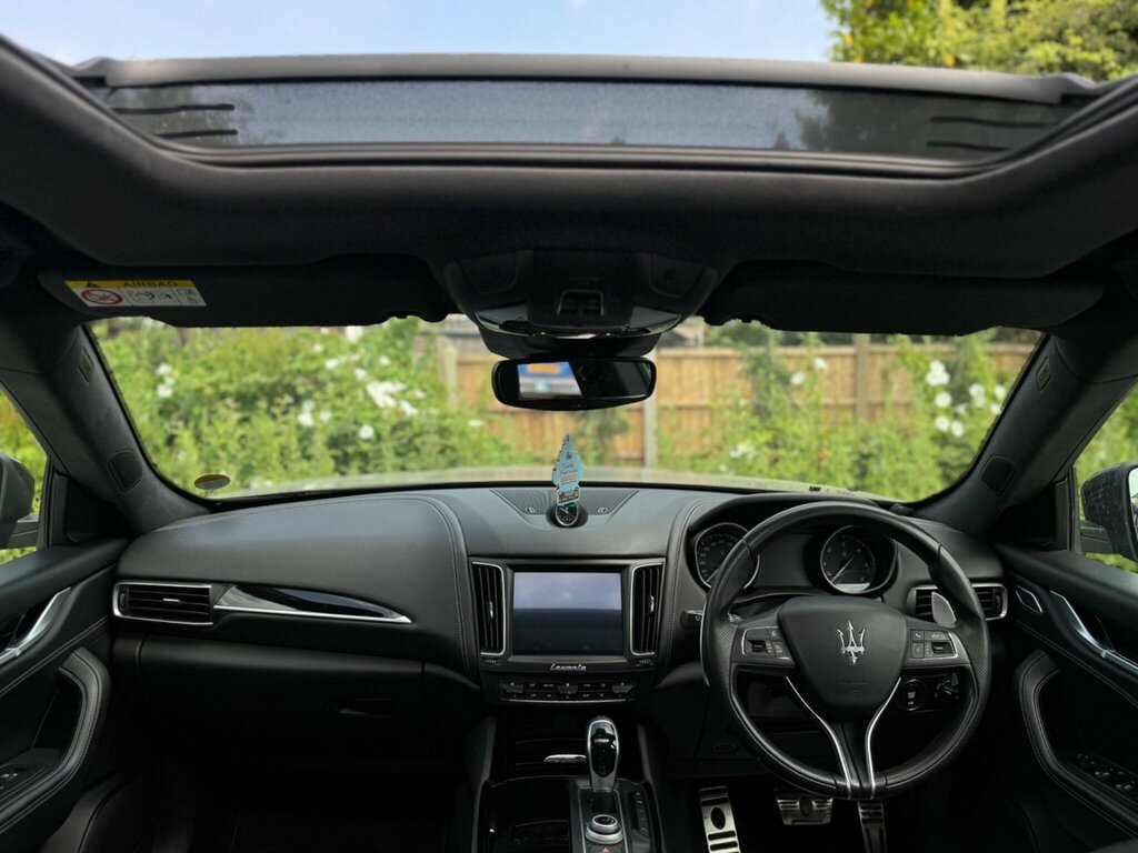 Maserati Levante 3.0 D V6 271 Bhp White #35
