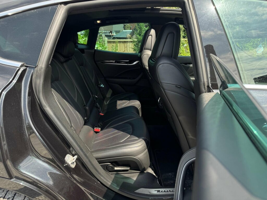 Maserati Levante 3.0 D V6 271 Bhp White #17