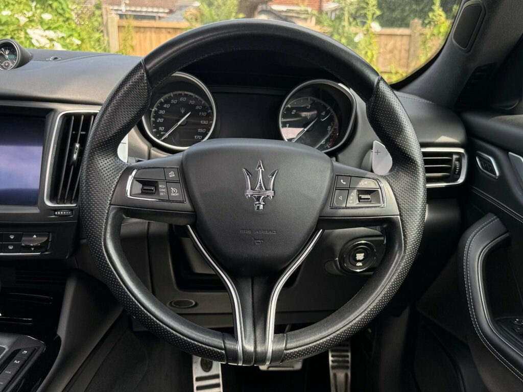 Maserati Levante 3.0 D V6 271 Bhp White #28