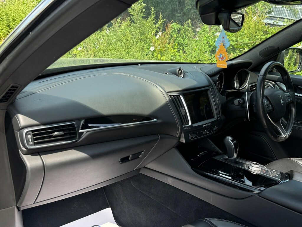Maserati Levante 3.0 D V6 271 Bhp White #13