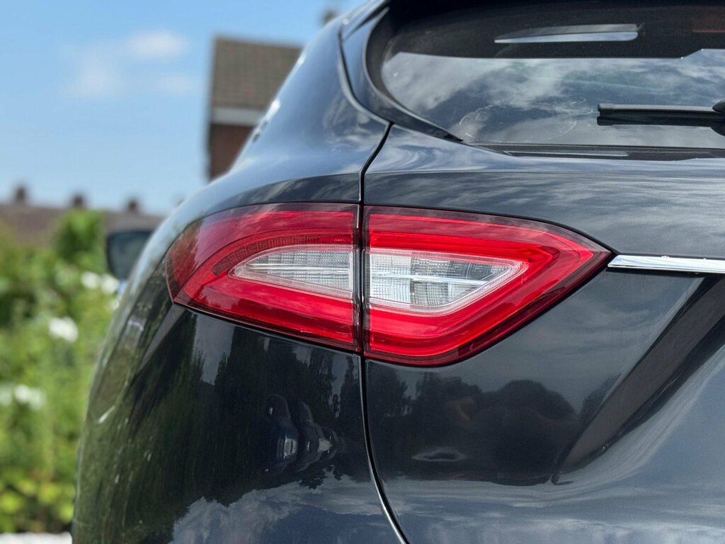 Maserati Levante 3.0 D V6 271 Bhp White #80