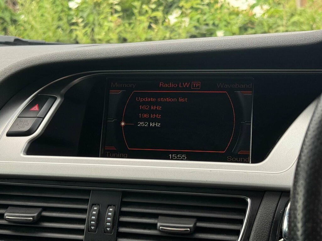 Audi A4 A4 Se Tfsi White #36