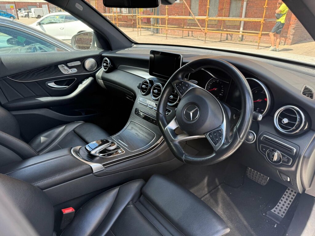 Mercedes-Benz GLC Class 2.1 Glc 250 D 4Matic Amg Line Premium 201 Bhp White #7