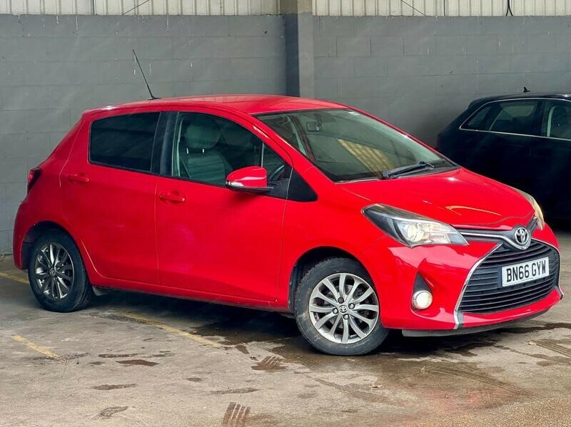 Toyota Yaris Icon Red #41