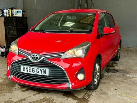 Toyota Yaris Icon Red #28