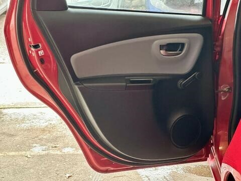 Toyota Yaris Icon Red #42