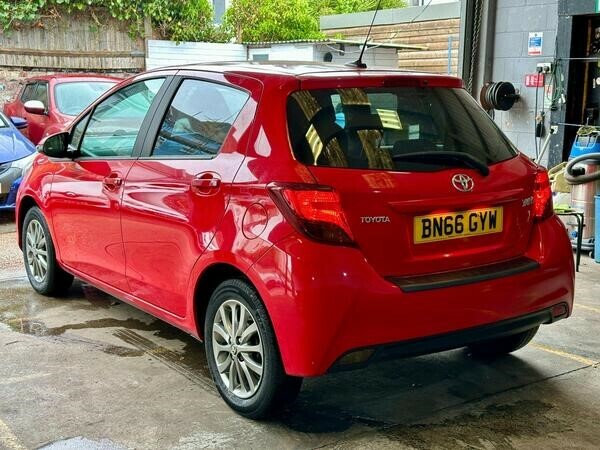 Toyota Yaris Icon Red #3