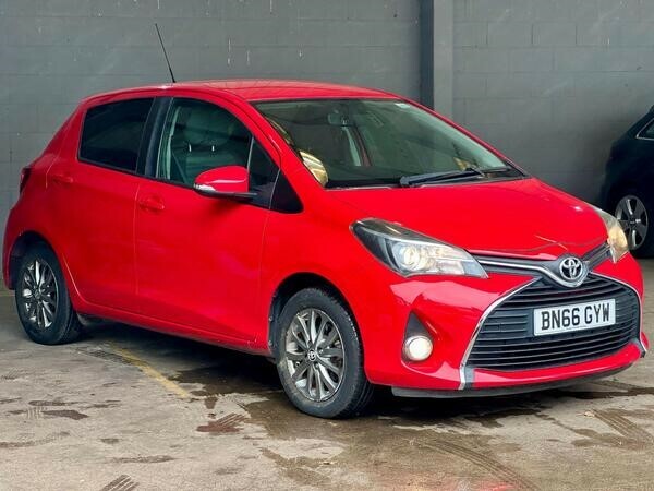 Toyota Yaris Icon Red #2