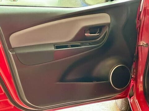 Toyota Yaris Icon Red #6