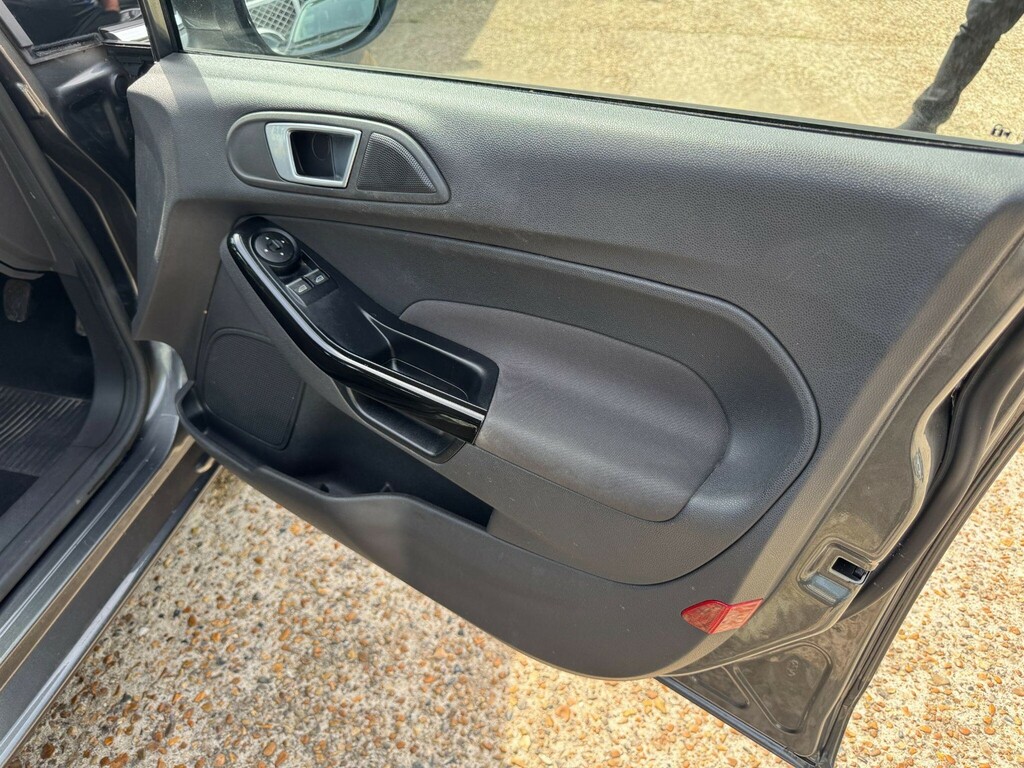 Ford Fiesta 1.0 Ecoboost Titanium Red #32