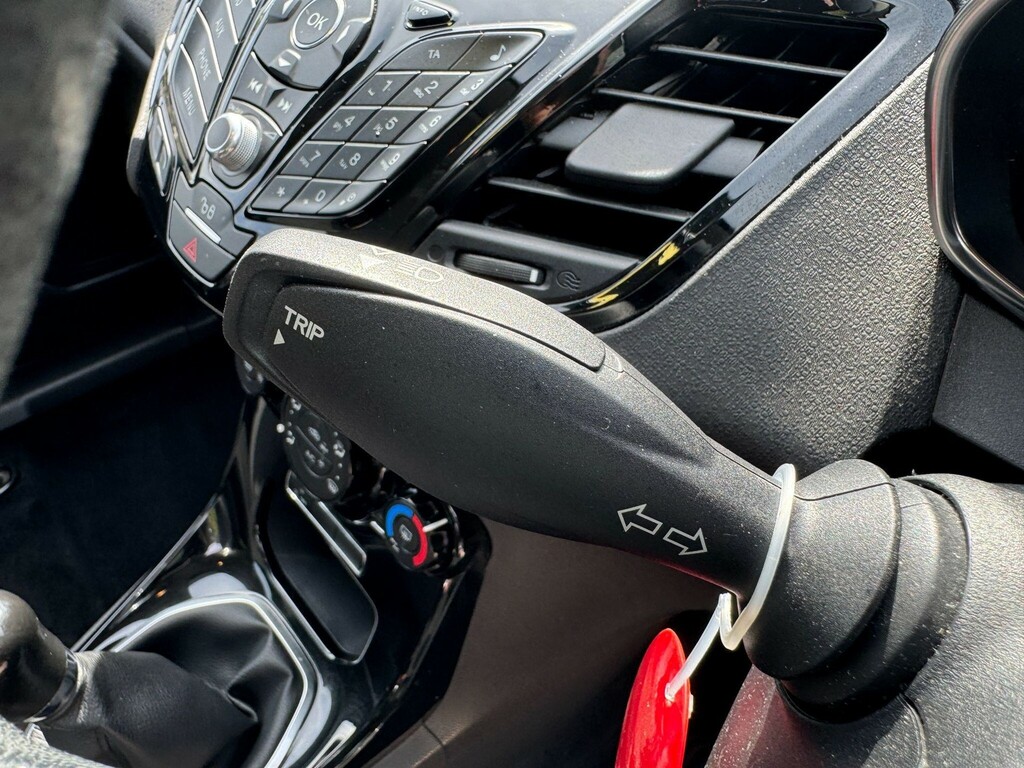 Ford Fiesta 1.0 Ecoboost Titanium Red #31