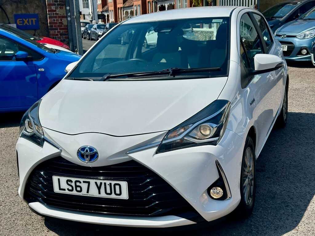 Toyota Yaris Yaris Icon Hybrid Vvt-i Cvt White #3