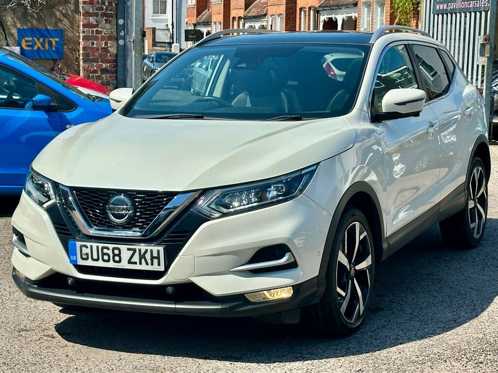 Nissan Qashqai Suv GU68ZKH White #3