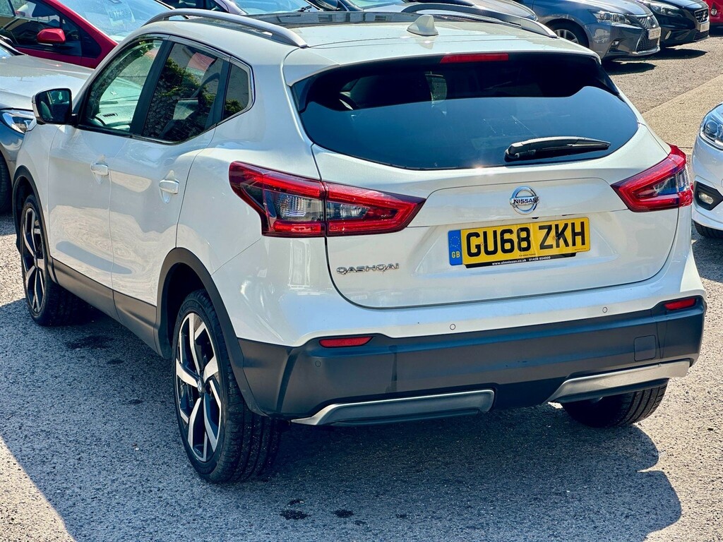 Nissan Qashqai Suv GU68ZKH White #4