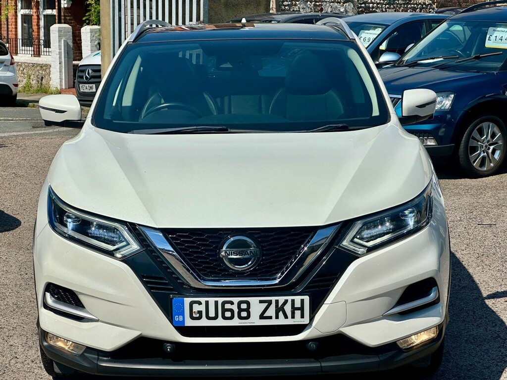 Nissan Qashqai Suv GU68ZKH White #2