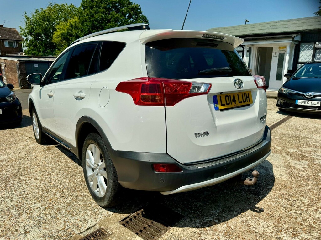 Toyota Rav 4 Suv White #4