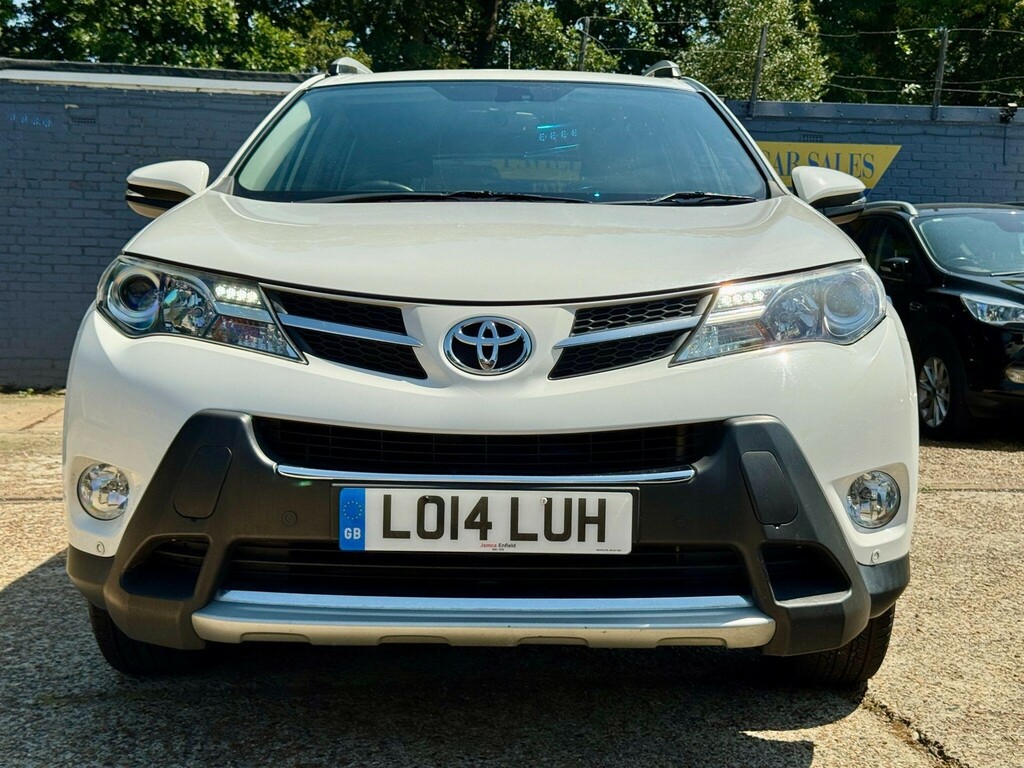 Toyota Rav 4 Suv White #2