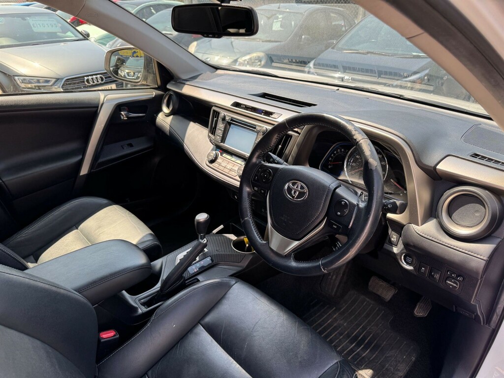Toyota Rav 4 2.0 D Icon 4Wd Red #16
