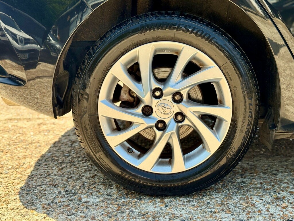 Toyota Auris D-4d Active Black #40