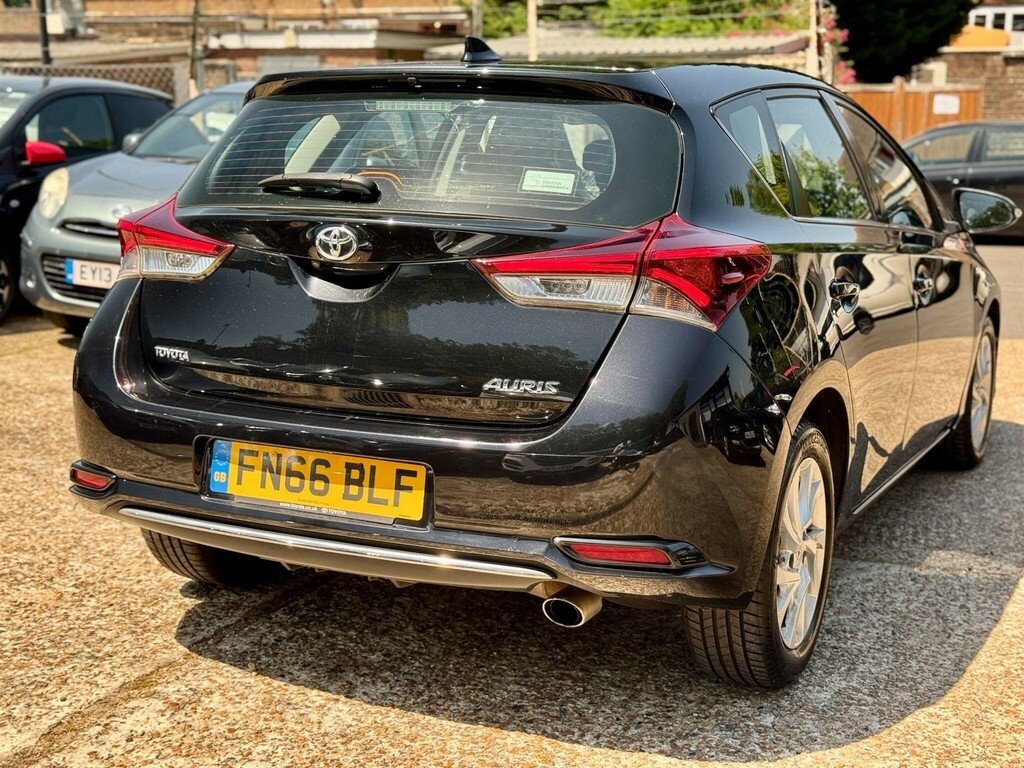 Toyota Auris D-4d Active Black #15