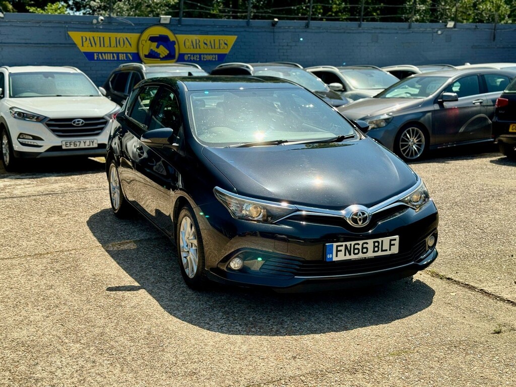Toyota Auris D-4d Active Black #10