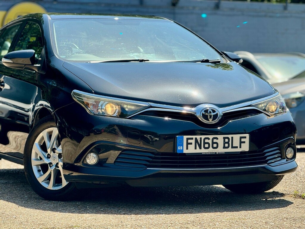 Toyota Auris D-4d Active Black #7