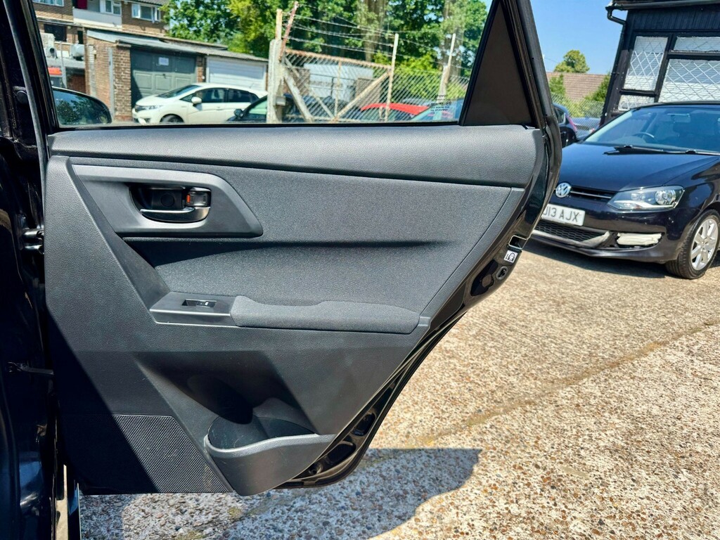 Toyota Auris D-4d Active Black #34