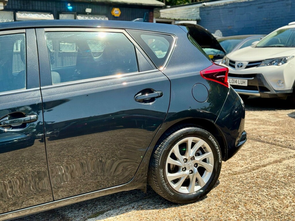 Toyota Auris D-4d Active Black #64