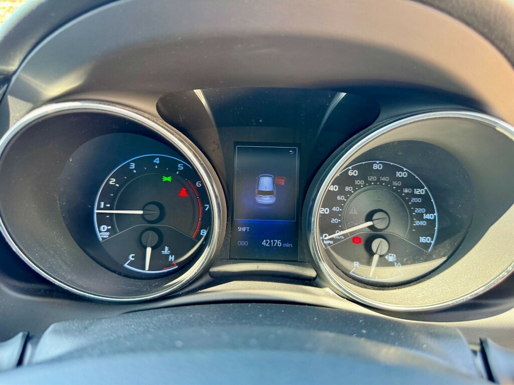 Toyota Auris D-4d Active Black #50