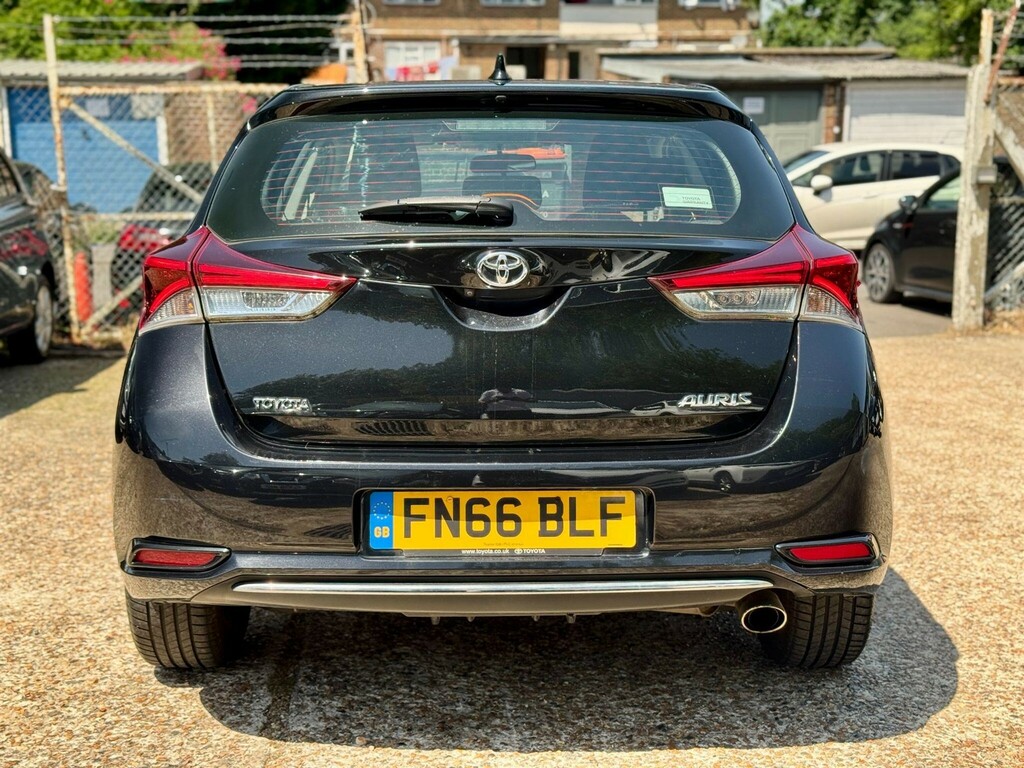Toyota Auris D-4d Active Black #13