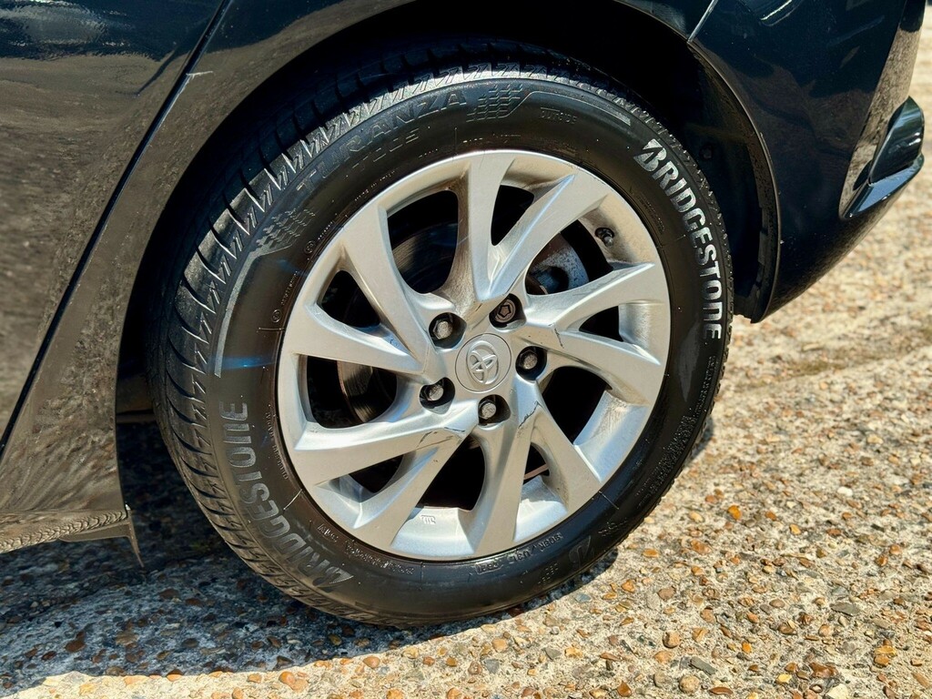 Toyota Auris D-4d Active Black #38