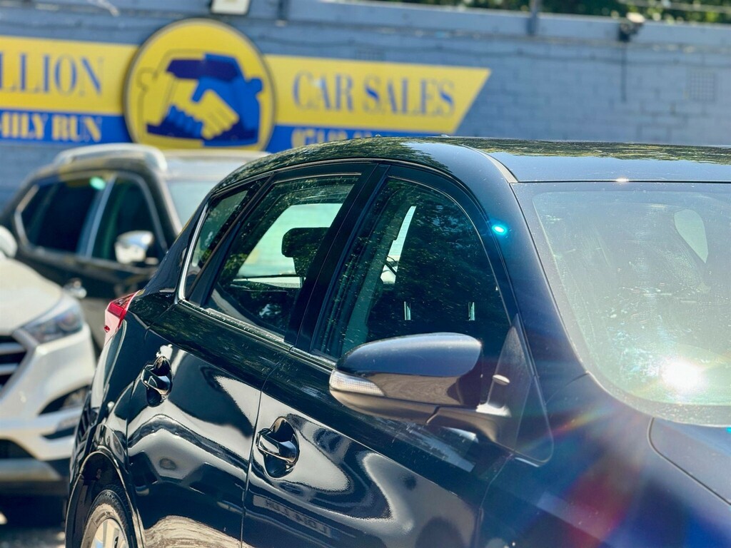 Toyota Auris D-4d Active Black #63