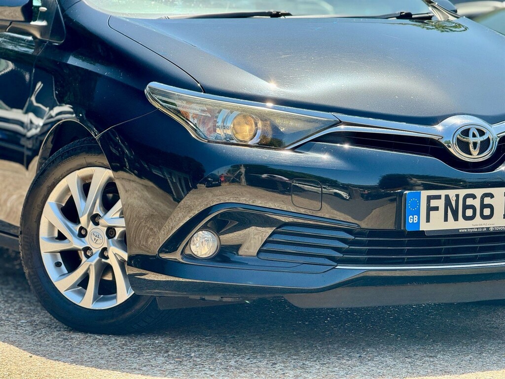 Toyota Auris D-4d Active Black #58