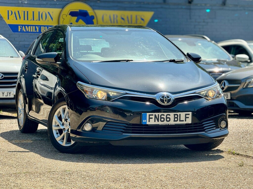 Toyota Auris Hatchback Black