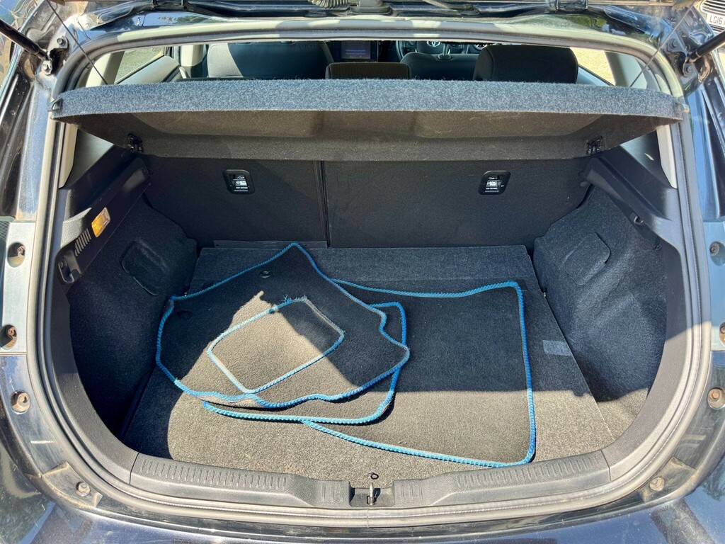 Toyota Auris D-4d Active Black #53