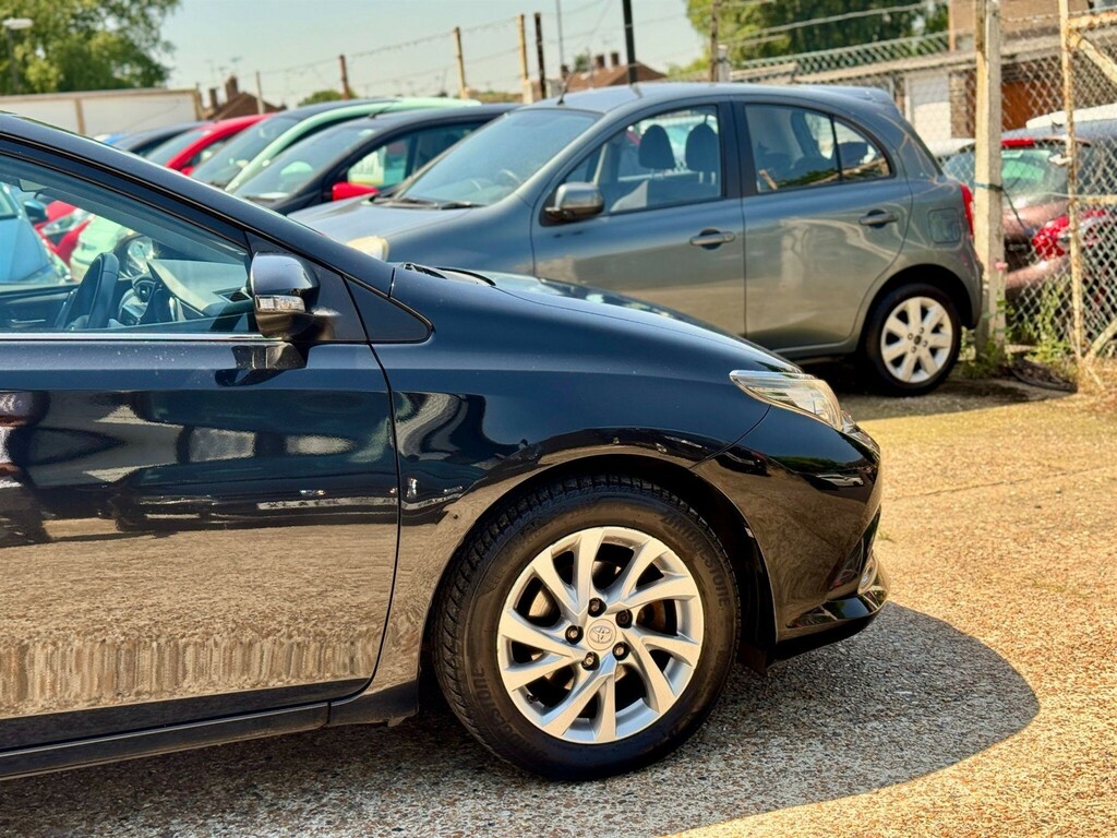 Toyota Auris D-4d Active Black #41