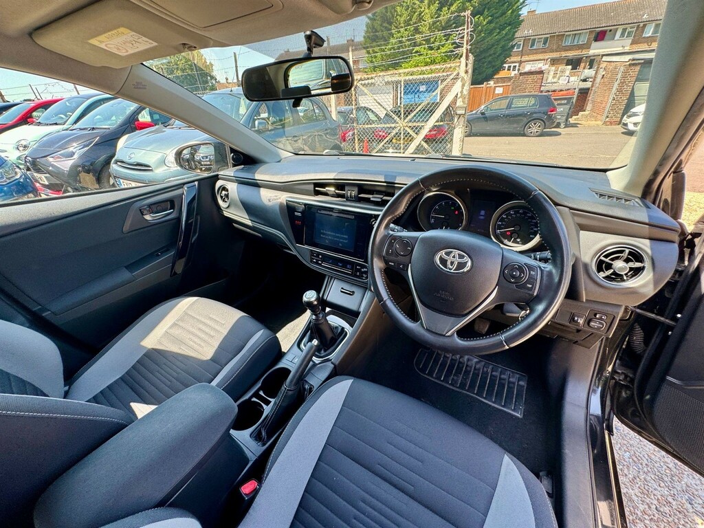 Toyota Auris D-4d Active Black #23