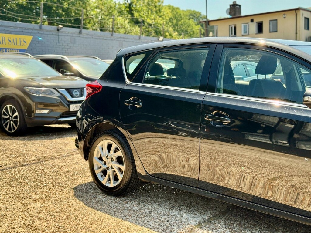 Toyota Auris D-4d Active Black #14