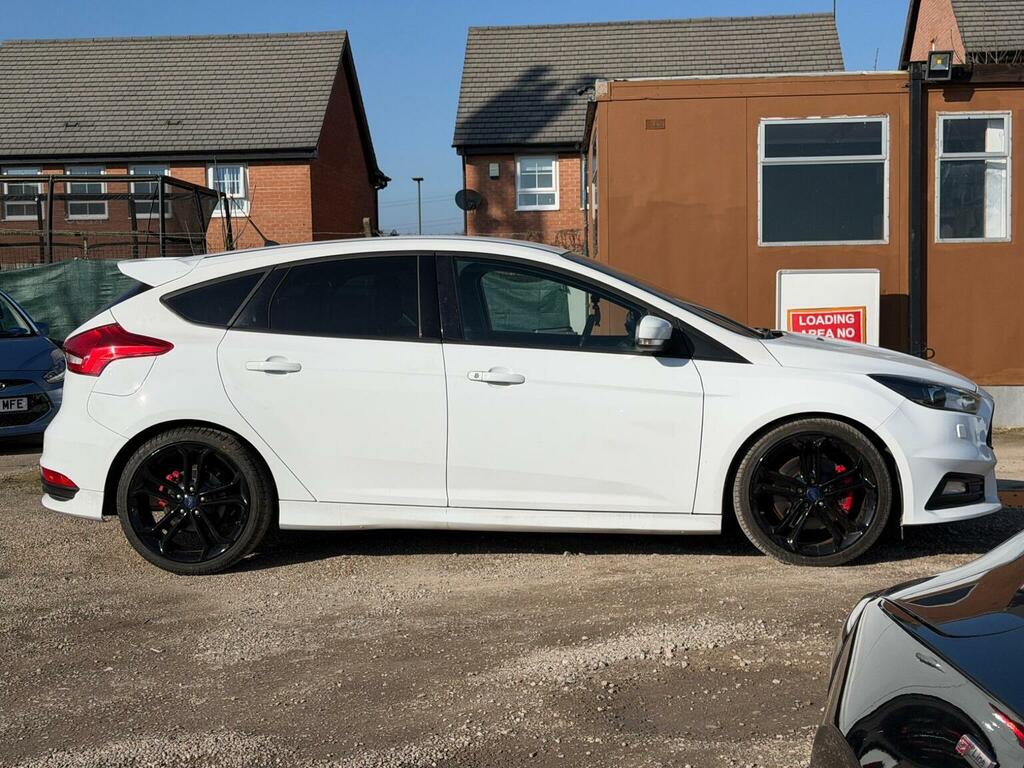 Ford Focus Hatchback 2.0T Ecoboost St-3 Euro 6 Ss 201 YL65BUF White #2