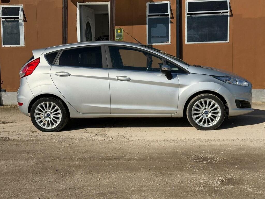 Ford Fiesta Hatchback 1.6 Titanium Powershift Euro 5 2013 YK63KYS Silver #5