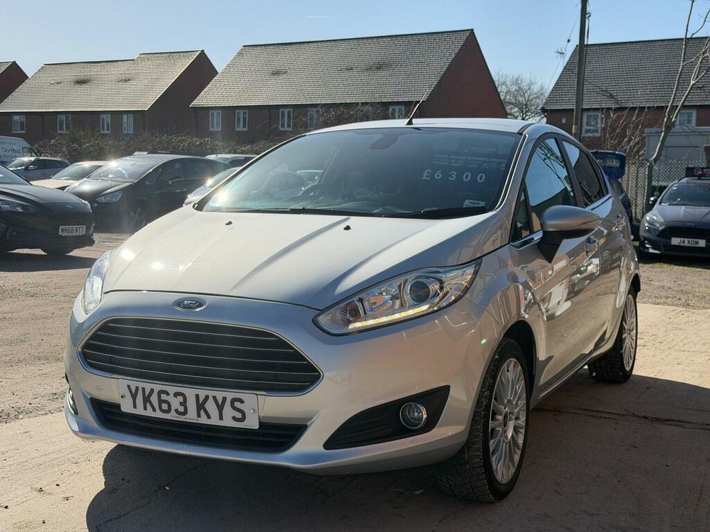 Ford Fiesta Hatchback 1.6 Titanium Powershift Euro 5 2013 YK63KYS Silver #3
