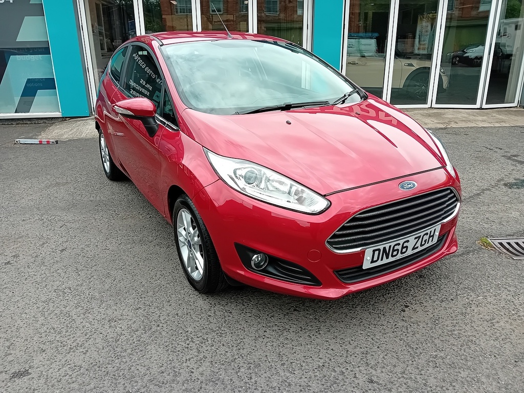 Ford Fiesta 1.25 Zetec Hatchback Euro 6 82 Red
