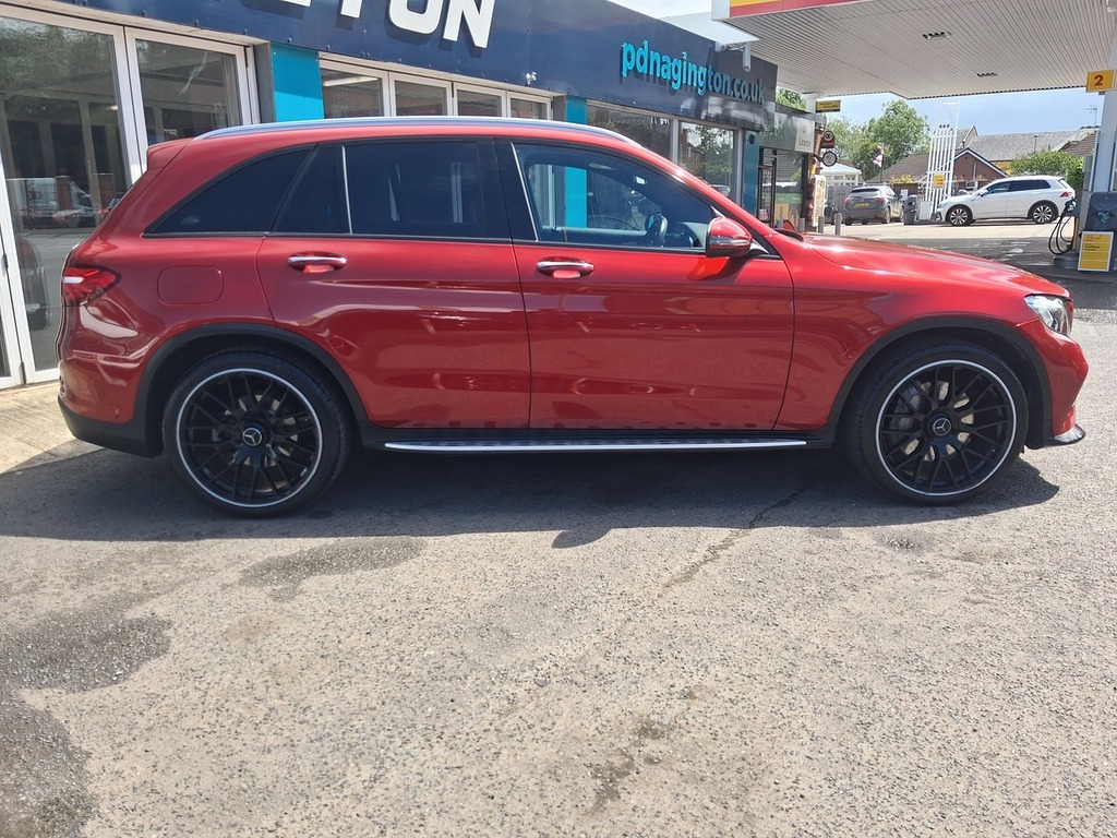 Mercedes-Benz GLC Class 2.1 Glc250d Amg Line Premium Plus Suv Red #3